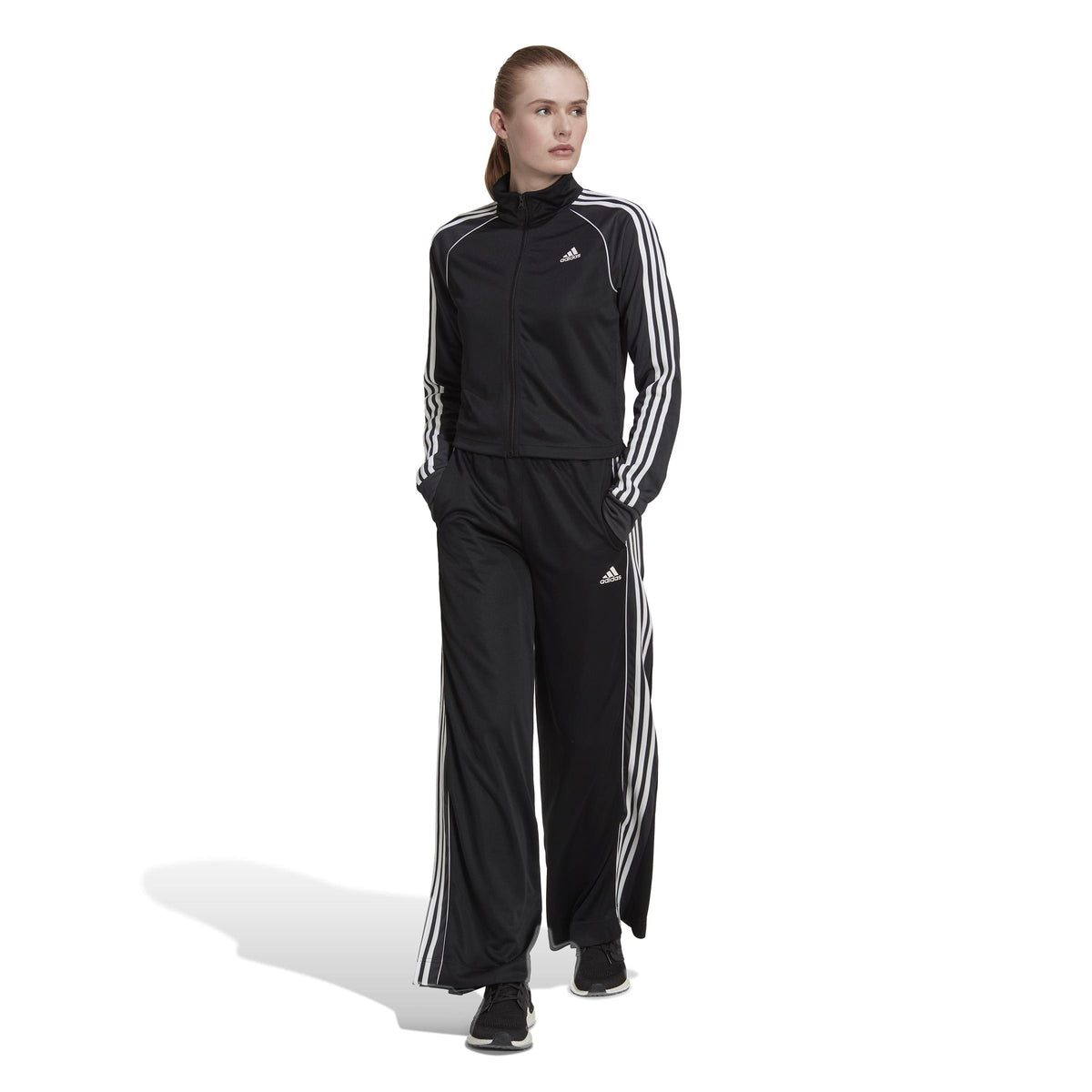 ADIDAS HK0466 .  